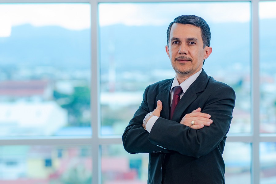 Oscar Aguilar, Jefe Crédito de Coopecaja