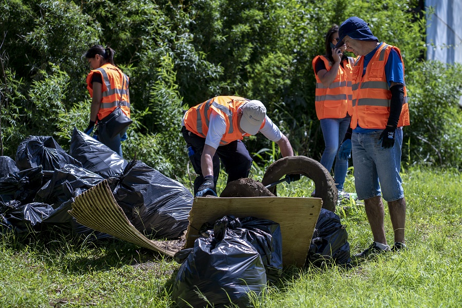  Panasonic realizó campaña de limpieza de río en Alajuela