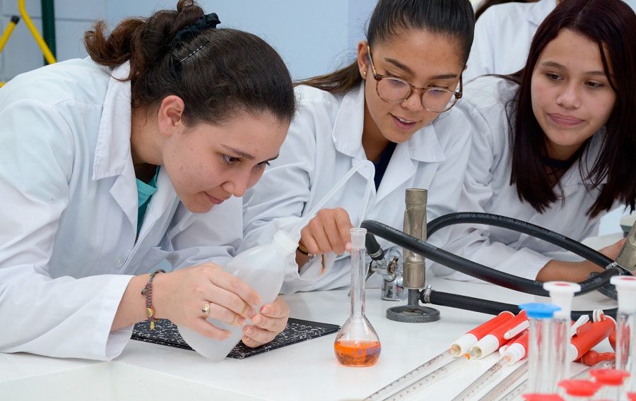  Cada vez más mujeres optan por estudiar ingenierías