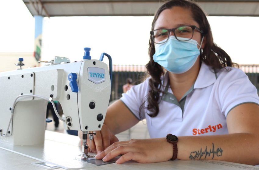  Donación de equipo industrial impulsará producción de emprendedoras de Naranjo