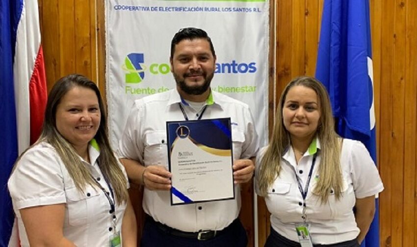  BCCR certifica a primera cooperativa de electrificación costarricense Libre de Efectivo