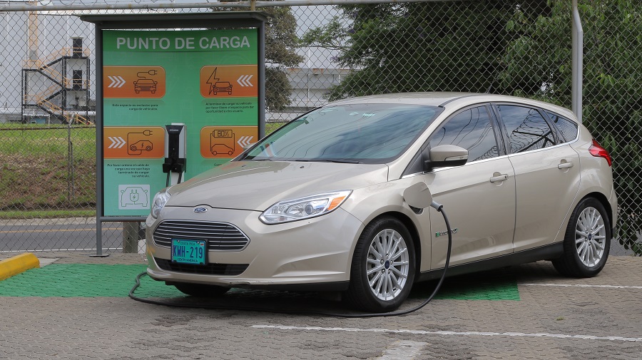 Dueños de autos eléctricos contaran con nueva estación de carga