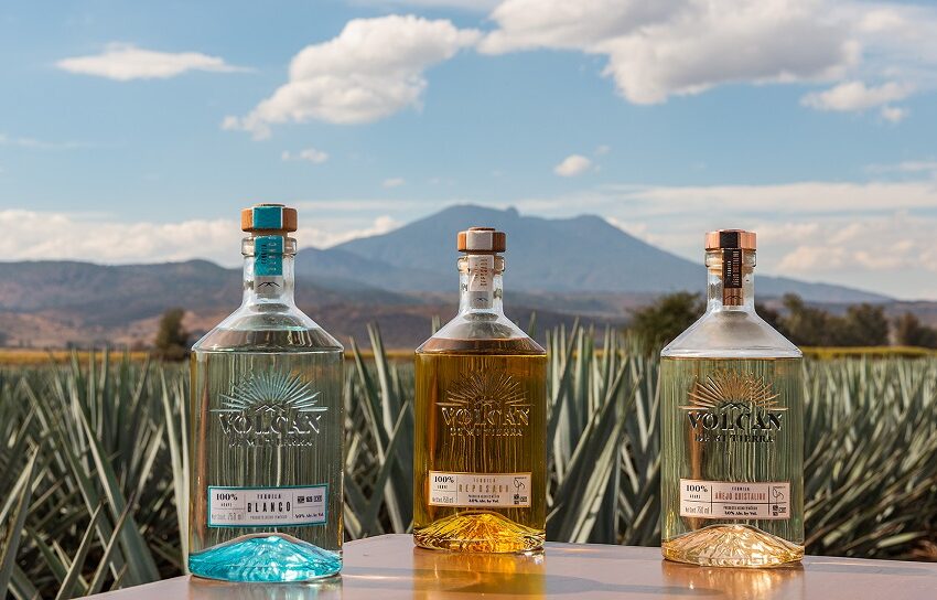  Marca de tequila Volcán de Mi Tierra inicia distribución en el país