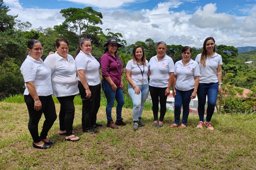 Capacitación impulsa ventas de mujeres productoras agropecuarias