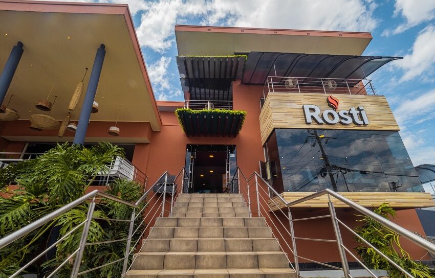  Rosti expande operaciones con dos nuevos restaurantes