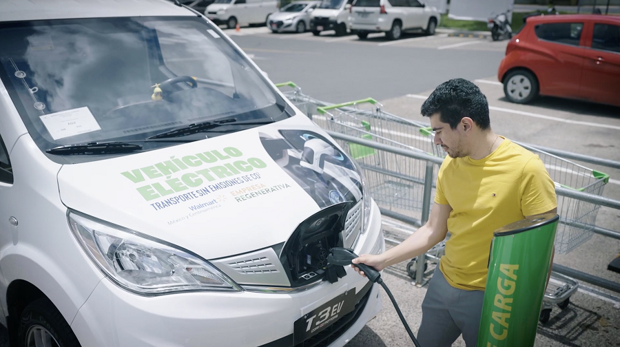 Empresas amplían flotillas de vehículos eléctricos