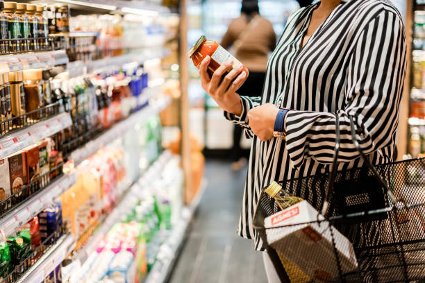 Precios de productos de consumo básico siguen presionando a hogares