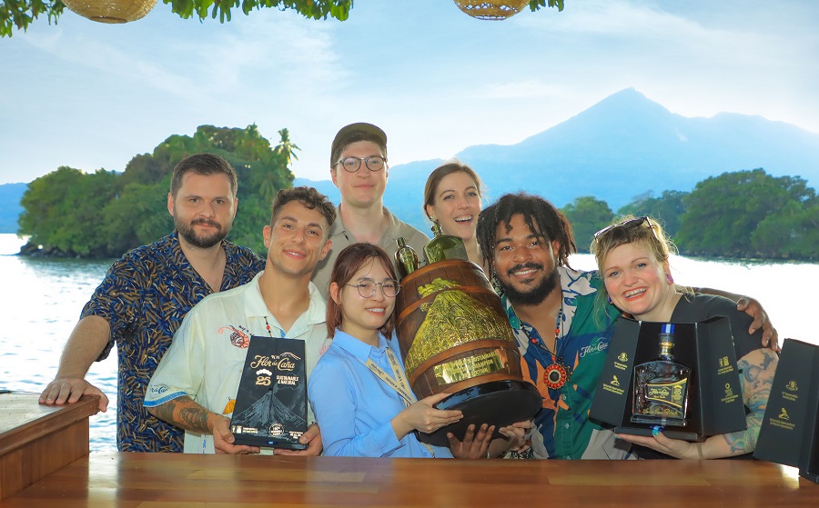 Julie Nguyen de Tailandia coronada Campeona Global de Coctelería Sostenible 2023 por Flor de Caña