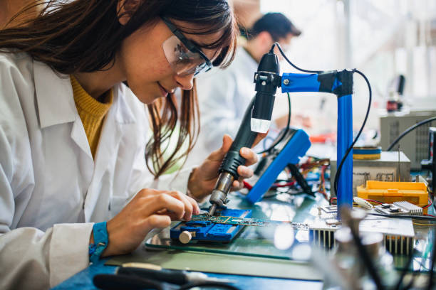  40% de puestos en manufactura requieren escolaridad técnica