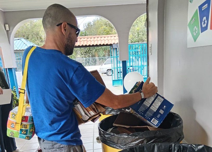 Premio AmbientaDOS 2024 distingue a los centros educativos líderes en reciclaje