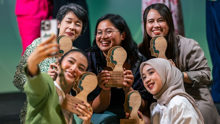 Abren convocatoria para Premio “Mujeres Emprendedoras 2025” de Fundación Bayer