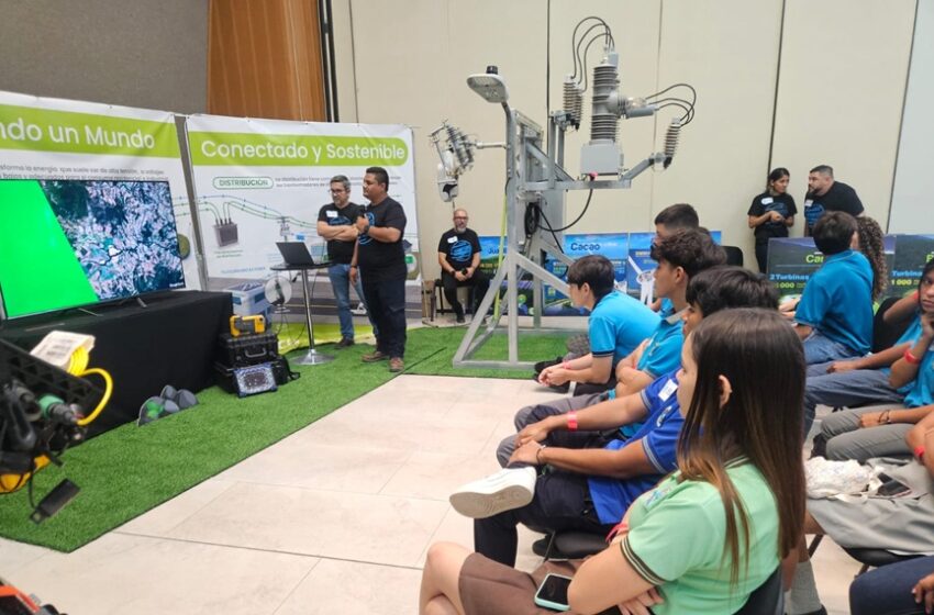  Más de 300 estudiantes de Guanacaste se capacitan en inteligencia artificial, realidad virtual, robótica y drones