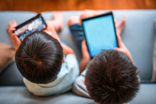OCDE pide enfoque para proteger y empoderar a los niños en línea