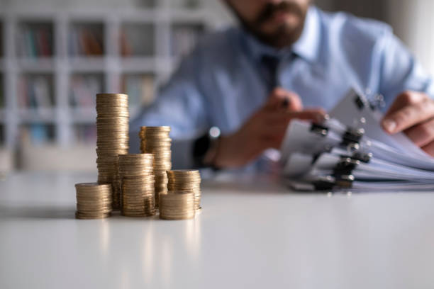  Estas podrían ser las causas del sobreendeudamiento entre los ticos