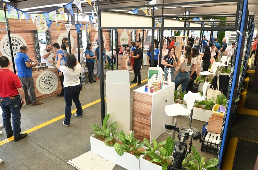  Pequeñas y medianas empresas presentan sus productos en el “Mercadito PyMEs” de Walmart