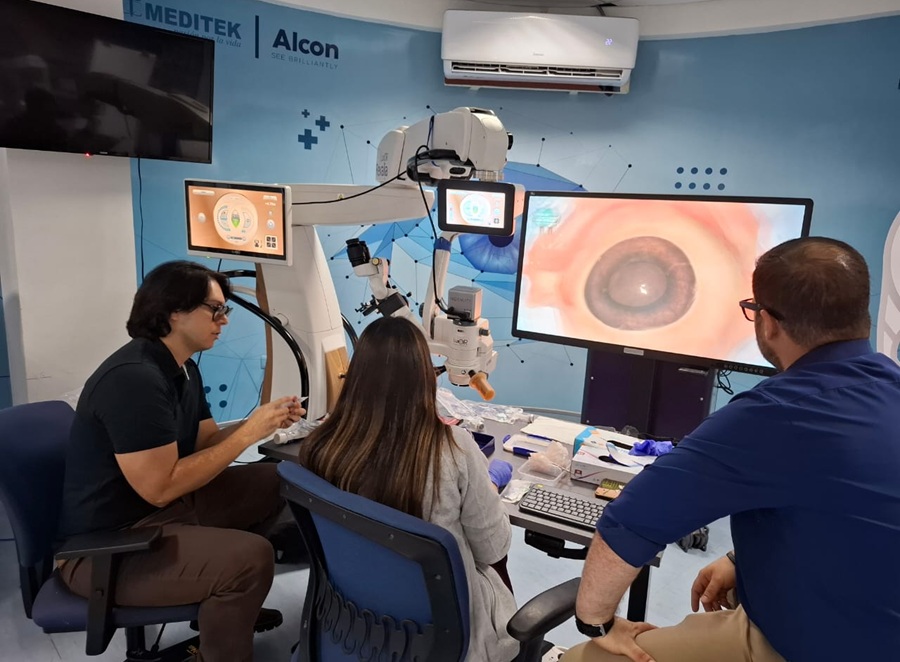 Meditek inaugura primer centro de entrenamiento quirúrgico en oftalmología