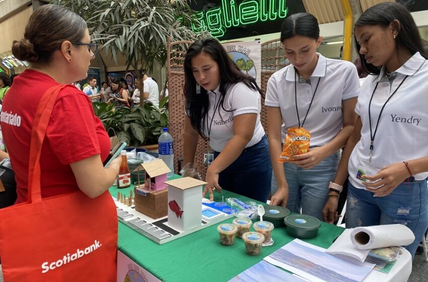  73 emprendimientos de jóvenes colegiales darán vida a la “Feria del Producto” en Rohrmoser