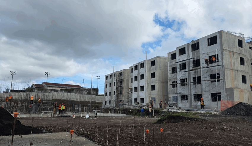  Avanzan obras en condominio de interés social en Sagrada Familia