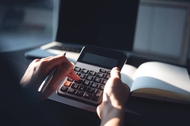  Deudores destinan 34% de sus ingresos al pago de deudas, señala estudio