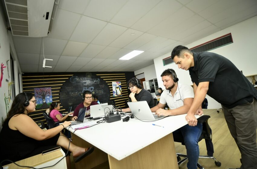  Forward Costa Rica abre convocatoria para 60 becas 100% en desarrollo de software en Puntarenas y Desamparados