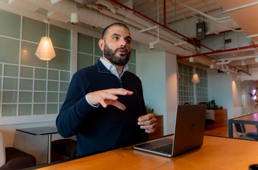  Menos trabajadores activos reducen ingresos fiscales, señala especialista