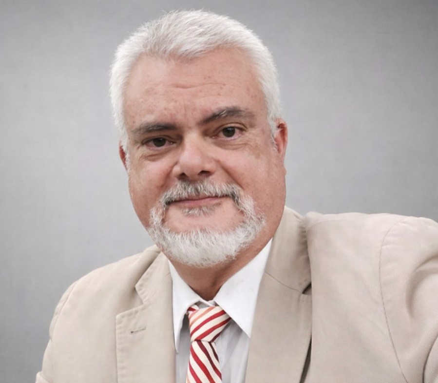 Fernando Ferraro Castro Asesor Parlamentario y ex Ministro de Justicia.