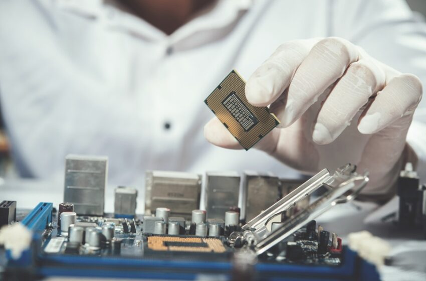  Abren becas para formar talento en la industria de semiconductores