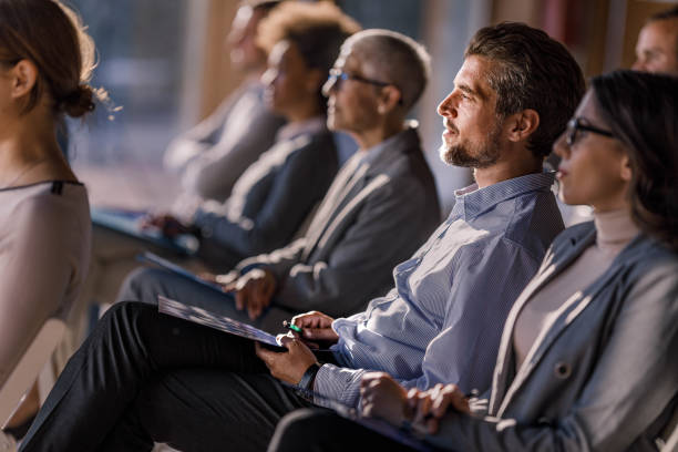 Conferencia buscará analizar la forma en que se toman las decisiones financieras