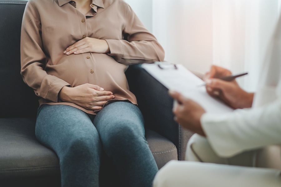 Esta es la enfermedad rara que pone en riesgo salud de mujeres durante embarazo y posparto
