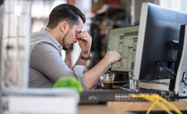 Burnout en TI es el nuevo riesgo silencioso del desarrollo tecnológico en Costa Rica