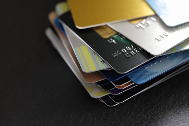 Deuda en tarjetas de crédito alcanza un millón setecientos diez mil millones de colones