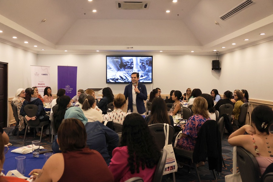 Brindan programa de formación integral y mentorías a 120 emprendedoras