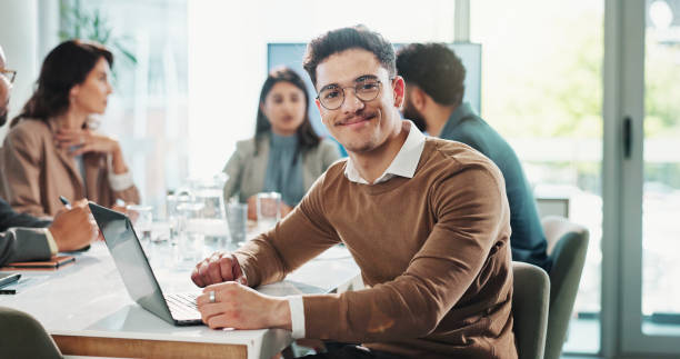 Formación complementaria y tercerización ampliarían oportunidades de empleo