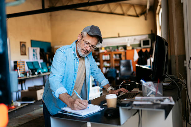 Convocan a emprendedores de más de 45 años para otorgar fondos no reembolsables